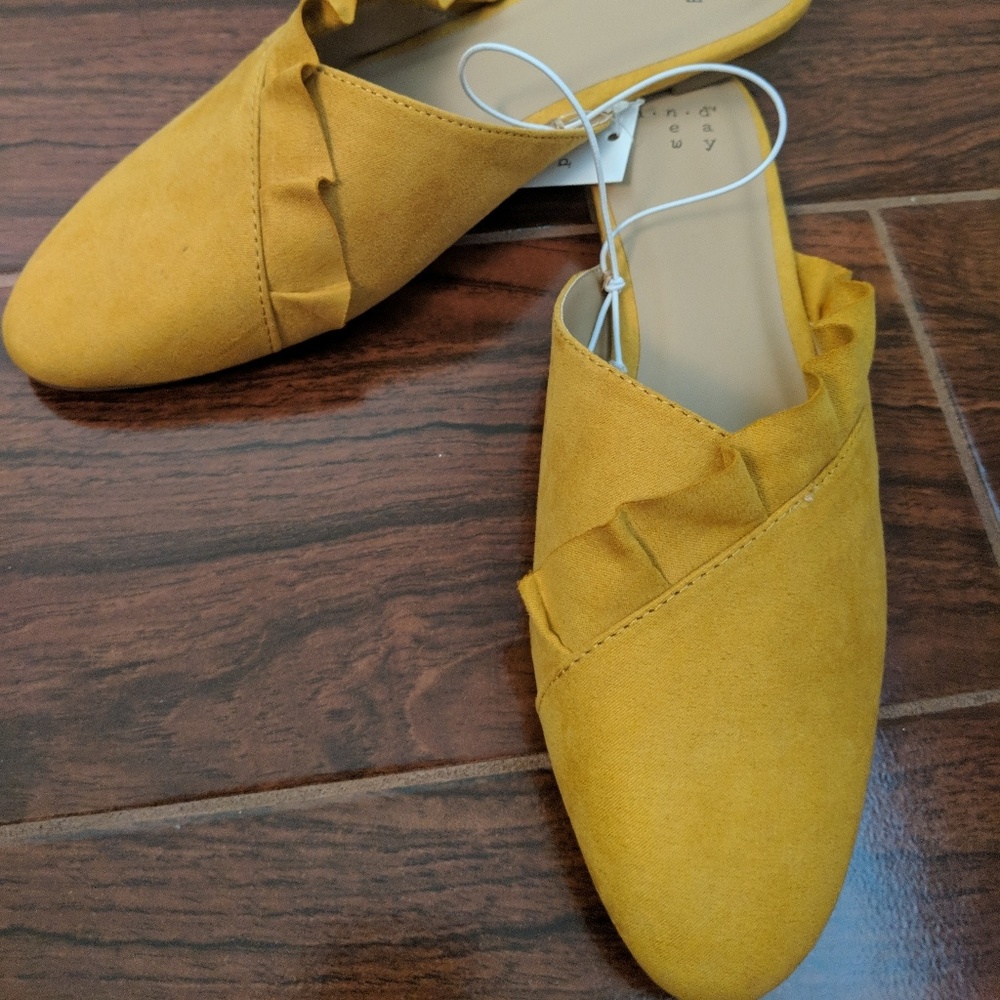 🍒Hal Ruffle Mules